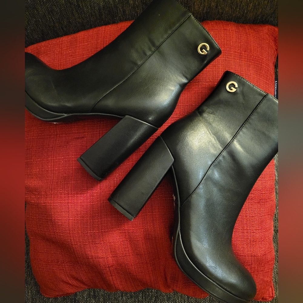Stylish platform heel boots